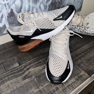 Nike Air Max 270 sneakers in the 'Light Bone/Hot Punch MENS SZ1 13